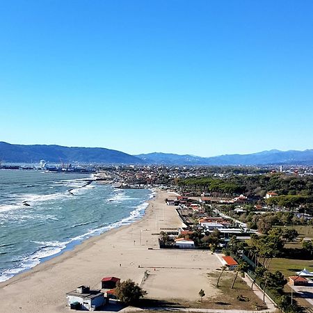 Hotel Camping Luna à Marina di Massa Extérieur photo