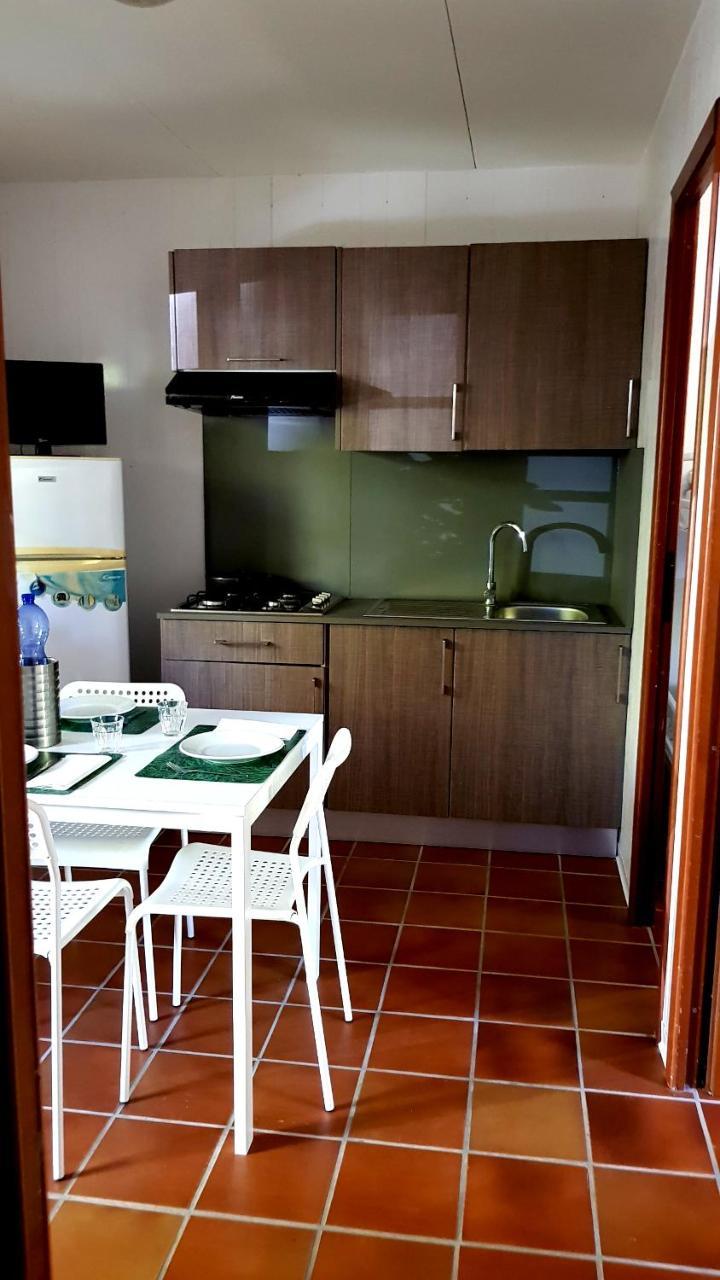 Hotel Camping Luna à Marina di Massa Extérieur photo